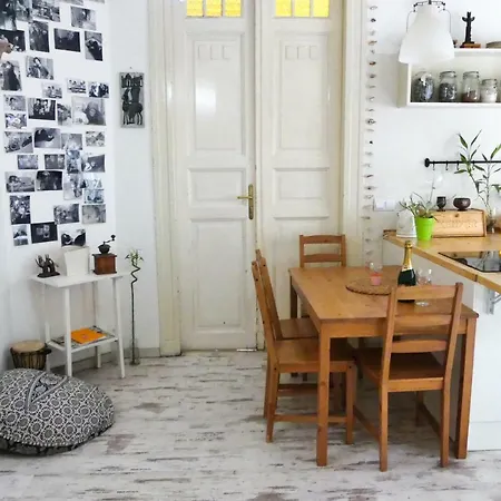 Apartment Bohemian Style In Corvin District *