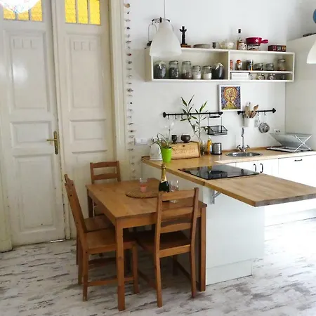 Apartment Bohemian Style In Corvin District *